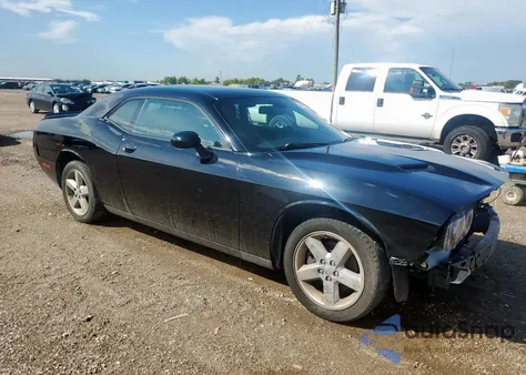 2020 Dodge Challenger Sxt z USA, uszkodzony, nr VIN 2C3CDZAG8LH230455
